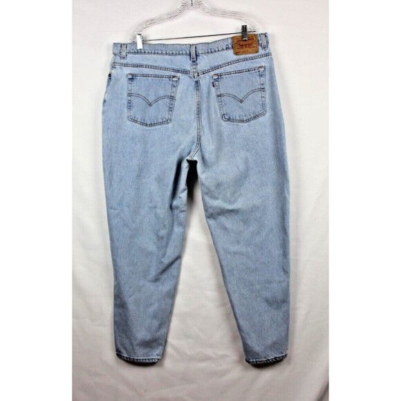 VTG Levi's 550 Relax fit Tapered Leg Light Blue Women's Jeans 22W - Picture 2 of 11